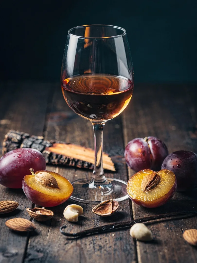 Nosing like a distiller: fruit, stone, wood, off-notes