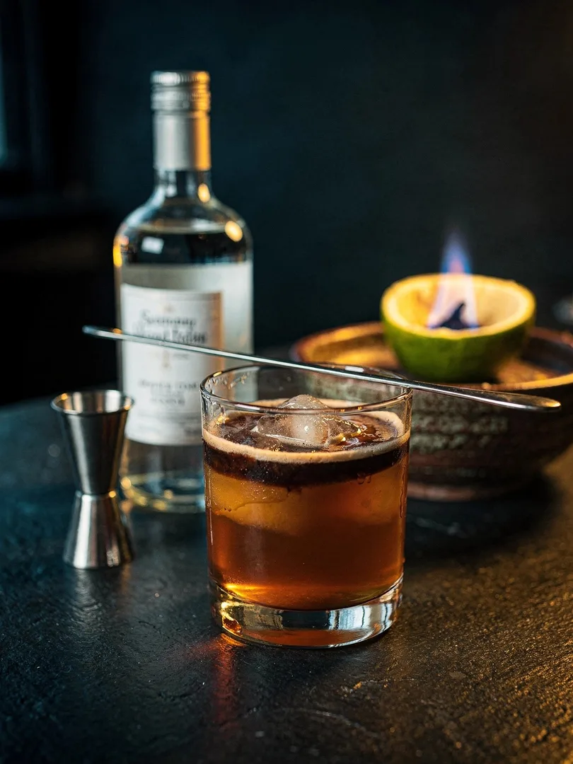 Overproof im Cocktail: Float, Flamme, Vorsicht
