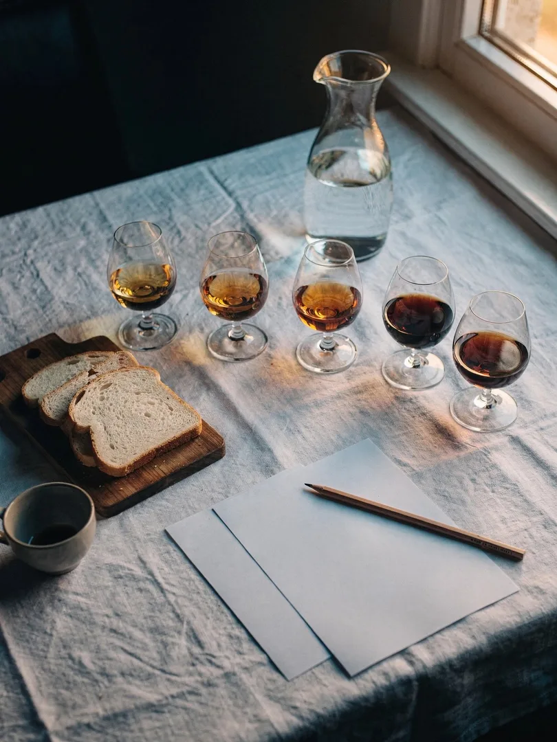 Rum-Tasting zu Hause: Reihenfolge, Menge, Notizen