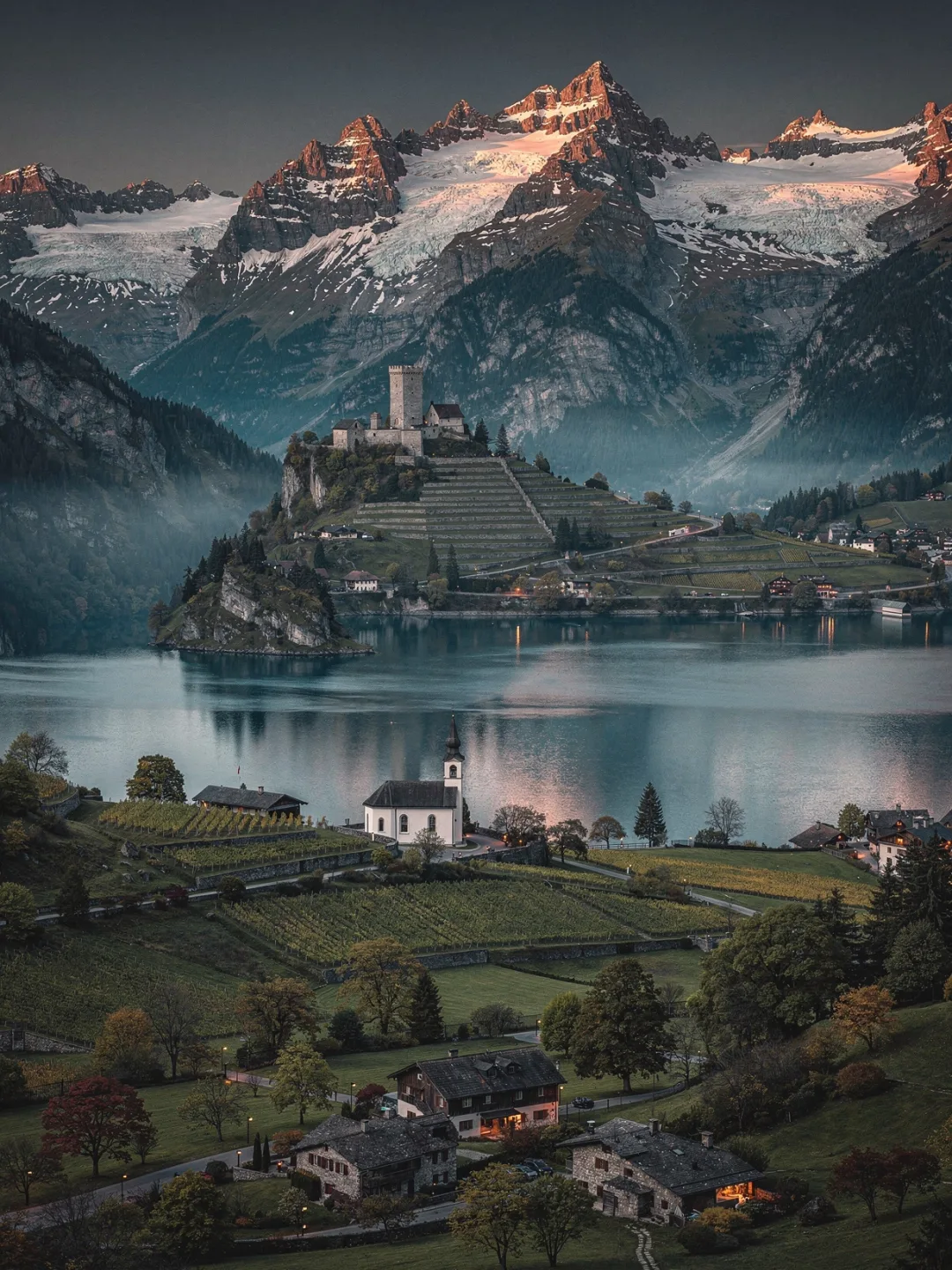 Die Schweiz von den Alpen bis an die Seen