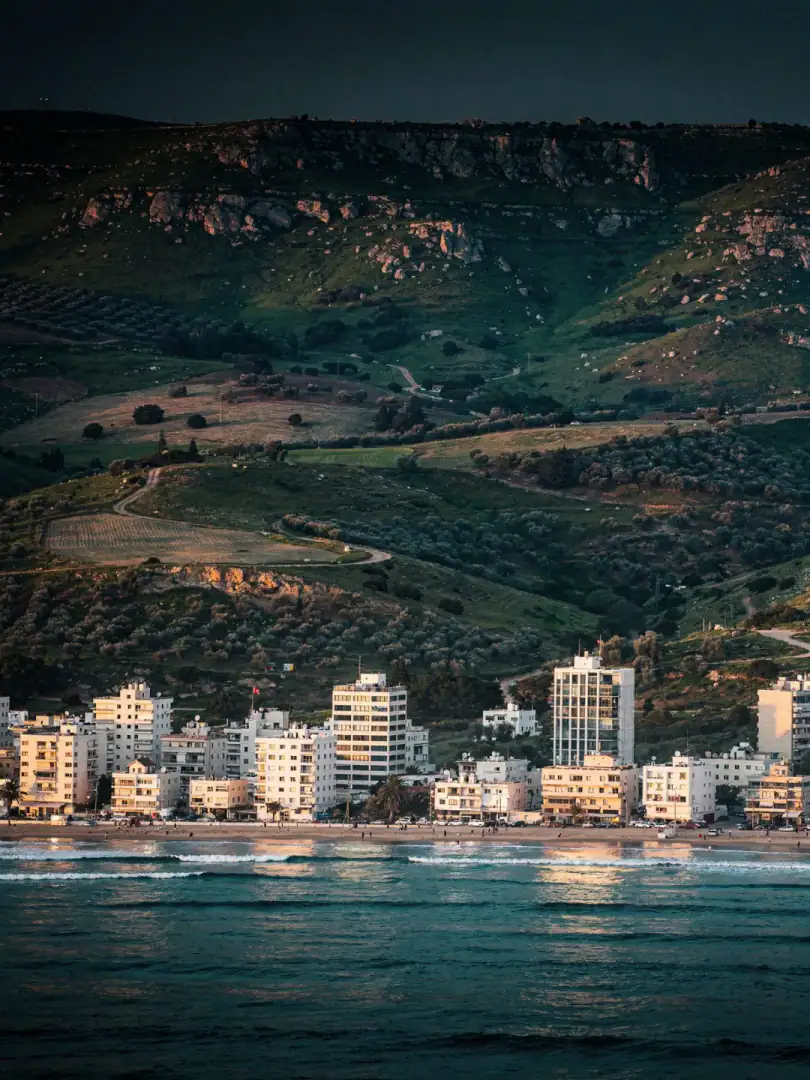 Israels Küste bei Tel Aviv und die Hügel Galiläas